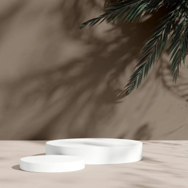 Yumuşak tropikal ışıkla en küçük sahnede zıt podyum boyutları