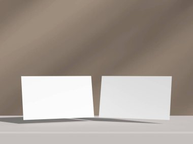 Modern kartvizitler yumuşak bej arka planda ayakta duruyor, markalaşmak için mükemmel.