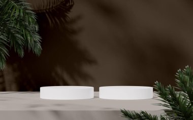 Yumuşak gölgeli iki beyaz podyum ve bej arka planda yeşil yapraklar..