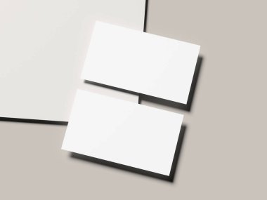 Çapraz yerleşim beyaz kartları üst üste binen minimalist şekillerle