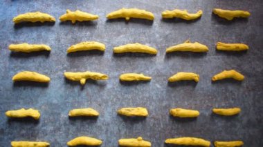 Raw whole dried Turmeric root