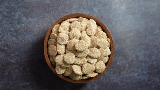 Revadi Indian Traditional Sweet Made Sesame Seeds — Video Stock