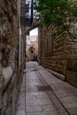 Kudüs, İsrail - 10 Nisan 2023. Old City 'de Dar Sokak