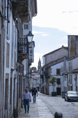 Santiago de Compostela, La Coruna, Galiçya, İspanya - 11 Haziran 2023. San Pedro caddesi şehir merkezinde.