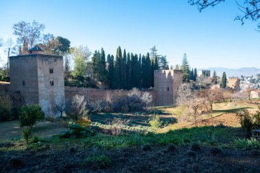 Granada 'nın panoramik manzarası, İspanya Alhambra kalesinden güzel bir öğleden sonra vakti. Avrupa seyahatleri.