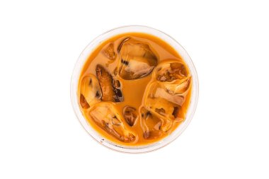 Bardaktaki buzlu kahve dokusu izole edilmiş beyaz arkaplan.