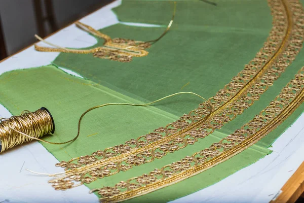 Produkcja Tekstylna Wielkiego Tygodnia Tkanina Haftowana Złotą Nitką — Zdjęcie stockowe