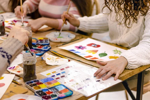 Watercolor Workshop School Supplies Friends Painting Together Workshop Brushes — Stock Photo, Image