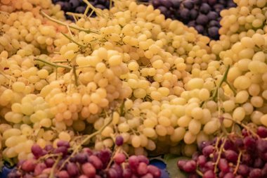 Turşu, Pazar yeri, sebze ve meyve satışları, çiftlik ve tarım ürünleri