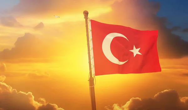 Turkiye Turecka Flaga Turecka Flaga Machająca Niebie — Zdjęcie stockowe