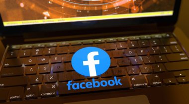 Facebook, Sosyal Medya Konsepti, Çevrimiçi iletişim uygulamaları. 3B Görsel Tasarım