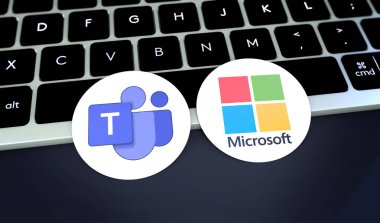 Microsoft Ekipleri, iş yeri iletişimini ve üretkenliğini geliştirmek için sohbet, video konferans ve dosya paylaşımı sunan bir işbirliği platformudur..