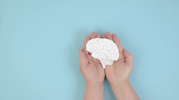 Das Halten Eines Gehirns Den Händen Parkinson Alzheimer Demenz Psychologische — Stockvideo