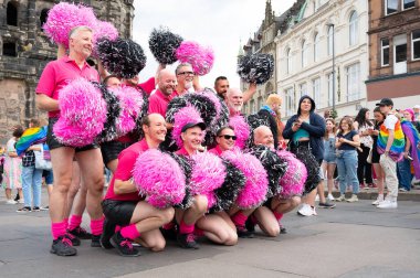 Christopher Street Day, gay, biseksüel ve lezbiyen geçit töreni, gurur ayı, gökkuşağı bayrağı, eşit haklar etkinliği 22.07.2023 tarihinde Almanya 'nın Trier kentinde