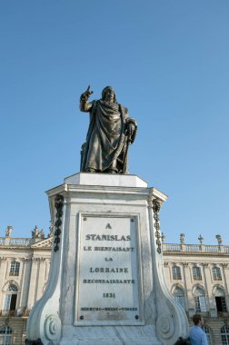 Stanislas heykeli Nancy, Fransa 'da bulunan Stanislas' ın heykeli, Dük 'ün ayrılması Lorraine