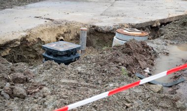 Su borusu sızıntısının değiştirilmesi, giderlerin onarılması, acil servis, inşaat alanı 