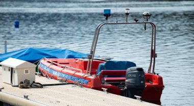 Kara Orman itfaiyesi teknesi, Almanya 'da Titisee Gölü Neustadt, 30.03.2024