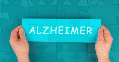 Alzheimer bir makalenin üzerinde duruyor, farkındalık günü, bunama teşhisi, Parkinson hastalığı, hafıza kaybı beyin bozukluğu 