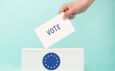 AB seçimleri, oy sandığı, Avrupa Birliği bayrağı, mavi ve sarı yıldızlar, Avrupa vatandaşları Parlamento 'ya oy veriyor
