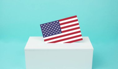 ABD seçimleri, oy sandığı, Amerikan bayrağı, Amerikan vatandaşlarının oy verme başkanı