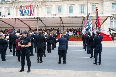 Lüksemburg Ulusal Günü, Grandük 'ün doğum günü kutlamaları, Lüks ordu, polis, itfaiye, kurtarma ve silahlı kuvvetler ile askeri geçit töreni, Lüksemburg şehri, 23.06.2024