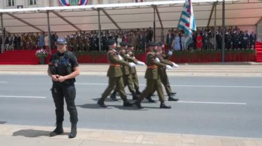 Ulusal Lüksemburg Günü, Grand Dük 'ün doğum günü kutlamaları, Lüks ordu, polis, itfaiye, kurtarma ve silahlı kuvvetler ile askeri geçit töreni, Lüksemburg şehri, 23.06.2024