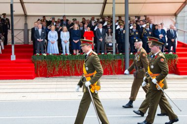 Lüksemburg Ulusal Günü, Grandük 'ün doğum günü kutlamaları, Lüks ordu, polis, itfaiye, kurtarma ve silahlı kuvvetler ile askeri geçit töreni, Lüksemburg şehri, 23.06.2024