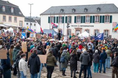 Protest against right wing AFD in Trier, Germany, 15.02.2025, demonstration for human rights, discrimination and racism, diversity, crowd of voters left party, political rally clipart