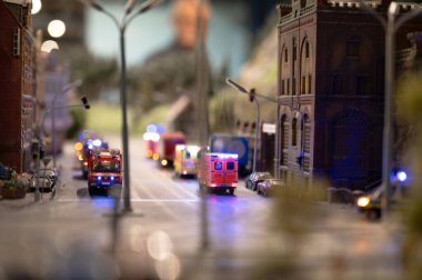 Miniatur Wunderland Hamburg, Almanya 'da 12.12.2023, Speicherstadt, Dünya' nın minyatür modelli yapısına sahip müze. 