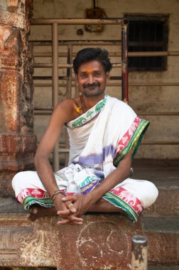 Hindu rahip, Virupaksha tapınağında, Hampi dini lideri, pujaris Brahman, Hindistan halkı, 14.03.2025