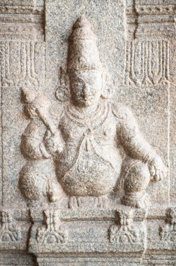 Antik Jaya heykeli Vishnu 'nun cüce heykeli, Hampi Virupaksha tapınağı, kaya, hinduizm dini, Tanrım, Vijayanagara İmparatorluğu' nun yıkımında Ganesh.