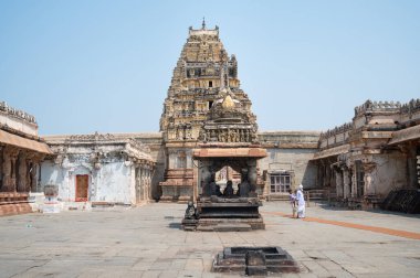 Güney Hindistan, Hampi 'deki Virupaksha tapınağı, Antik Vijayanagara İmparatorluğu medeniyetinin tarihi anıtı, Hinduizm kültürü ve dini, 14.03.2025