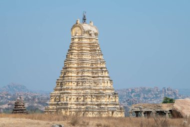 Güney Hindistan, Hampi 'deki Virupaksha tapınağı, antik Vijayanagara İmparatorluğu medeniyetinin tarihi anıtı, Hinduizm kültürü ve dini