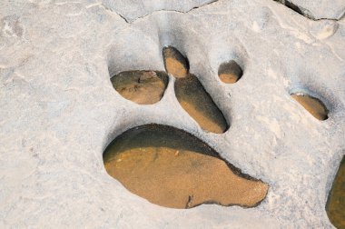 Granit kaya kaya, Tungabhadra nehir kıyısındaki yapı, su dolu çukur, Hampi, kayalık arazi, Güney Hindistan, Karnataka