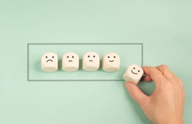 Gülümseyen mutlu yüz yükleme, ruh sağlığı, tutum, olumlu ve olumsuz zihin, duygu, destek ve depresyon