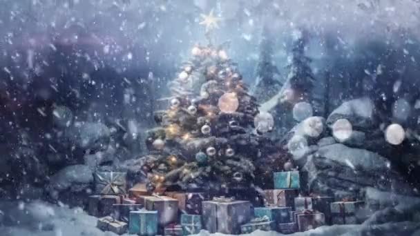 Julgran Med Glittrande Ornament Och Vackert Inslagna Presenter — Stockvideo