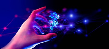 Kara zemin üzerinde metaevren ağının hologramını tutan işadamı eli, metaevren internet sosyal çevrimiçi teknoloji, dijital kripto para