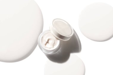 Güneş kremi kremi, tüp şişesi ürünleri, tıbbi cilt bakımı, markalaşma için model.