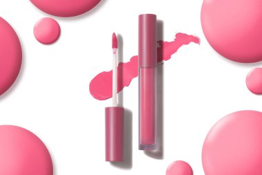 güzellik makyaj cilt lekeli dudak parlatıcısı mat tonu; ürün modeli beyaz arka plan