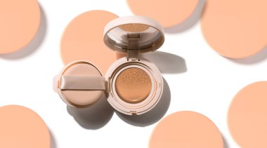 güzellik kozmetik makyaj cilt leke cc krem yastık temel astar; ürün modeli beyaz arka plan