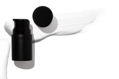 Güzellik, tıbbi cilt bakımı ve kozmetik ürünleri paket maketi, yüz kremi.