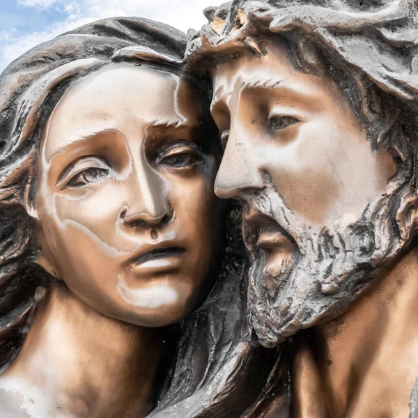 Posąg Jezusa Marii Matka Maria Trzyma Swojego Syna Jezusa Pascha Obrazy Stockowe bez tantiem
