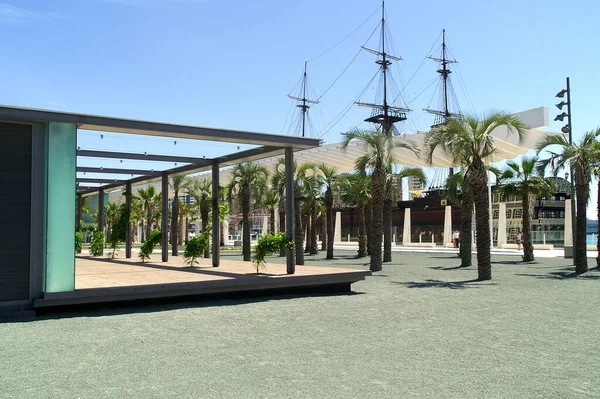 스페인 말라가 항구에 메르알 라스에 건축하는 — 스톡 사진
