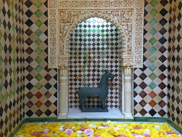 Córdoba España Fuente Ornamental Dentro Una Casa Antigua Ciudad Árabe —  Fotos de Stock