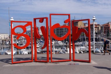 Gijon (İspanya). Gijon şehrindeki Formentin rıhtımında Las Letronas