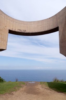 Gijon (İspanya). Santa Catalina tepesindeki Elogio del Horizonte heykelinin ayrıntıları.