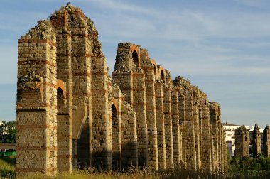 Merida (İspanya). Merida şehrindeki Los Milagros Roma su kemerinin mimari ayrıntıları.