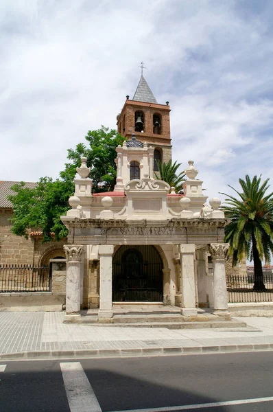 メリダ スペイン メリダ市のサンタ ユーラリア大聖堂の隣にあるホルニート サンタ ユーラリア — ストック写真