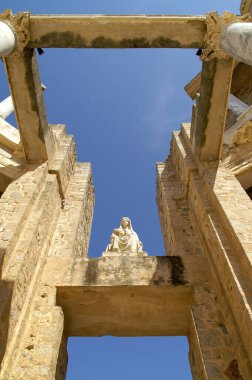 Merida (İspanya). Merida Roma Tiyatrosu 'nun detayları.