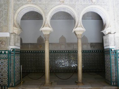 Sevilla (İspanya). Sevilla 'nın Gerçek Alcazar' ının içindeki kemer yolu
